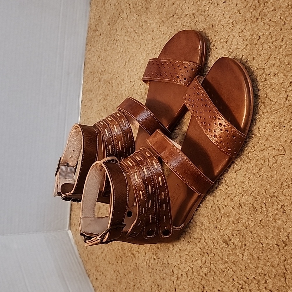 Bed Stu Artemis Tan Rustic Sandals